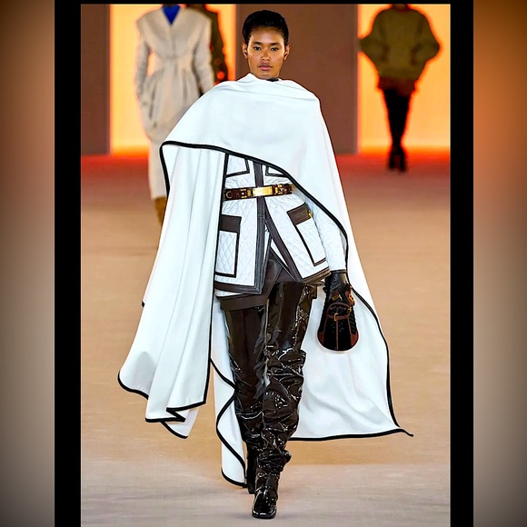 🛍 WELCOME TO OUR PM CLOSET 💖 NEW ITEMS 🛍 + GIFT W/ EACH PURCHASE 🎁 :) - Picture 9 of 15